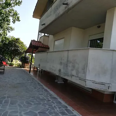 Old Club Casa Vacanze Carlo Trani 乡村民宿 艾普瑞利亚