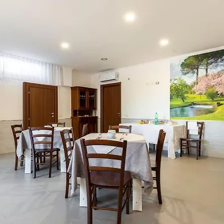Old Club Casa Vacanze Carlo Trani * 艾普瑞利亚